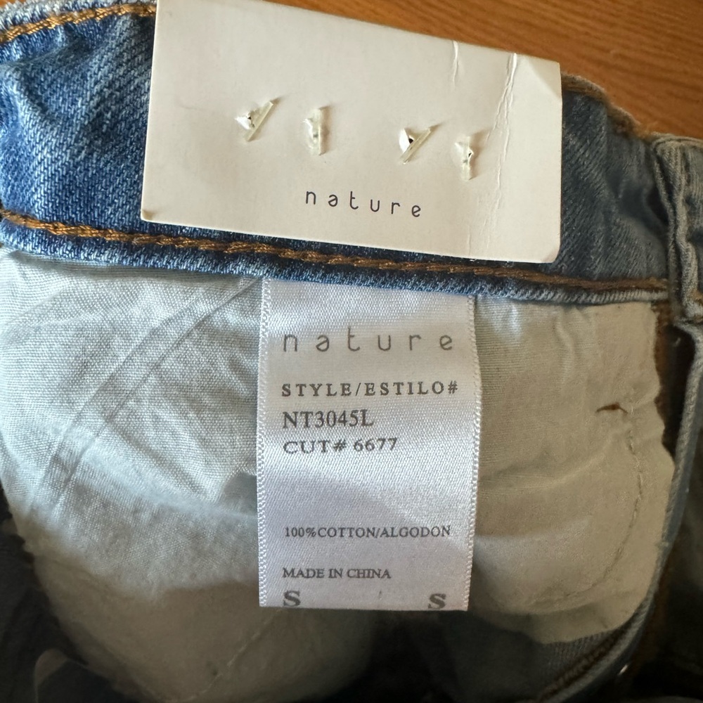Nature LA High Rise Shorts - Picture 4 of 4